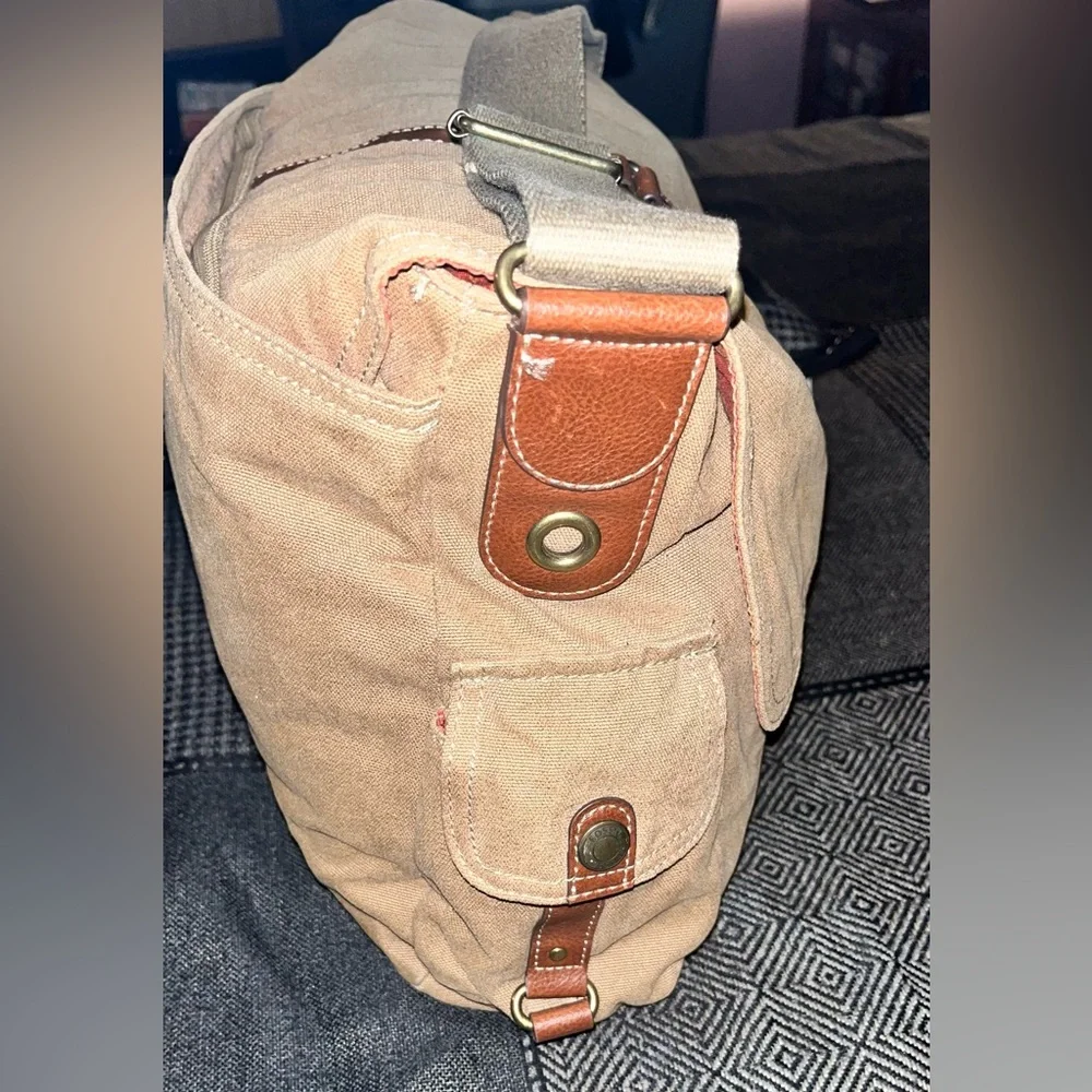 Large Crossbody / Messenger / Duffle Bag pre-loved condition (please see pics)📸 - Picture 4 of 10